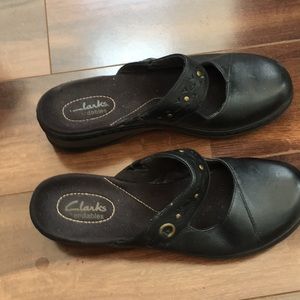 Clark’s Bendables black clog 7M